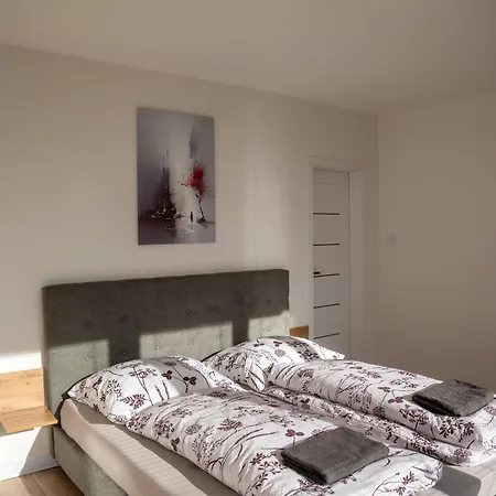 Lux Point S Terasou O Humenné